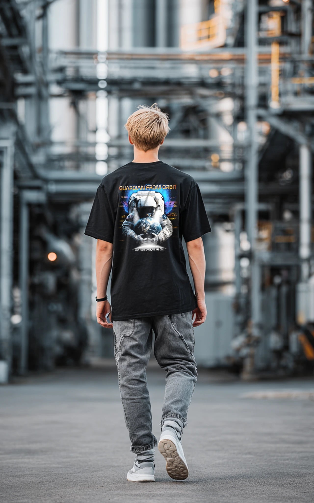 Nachhaltiges Oversized T-Shirt Guardian from Orbit