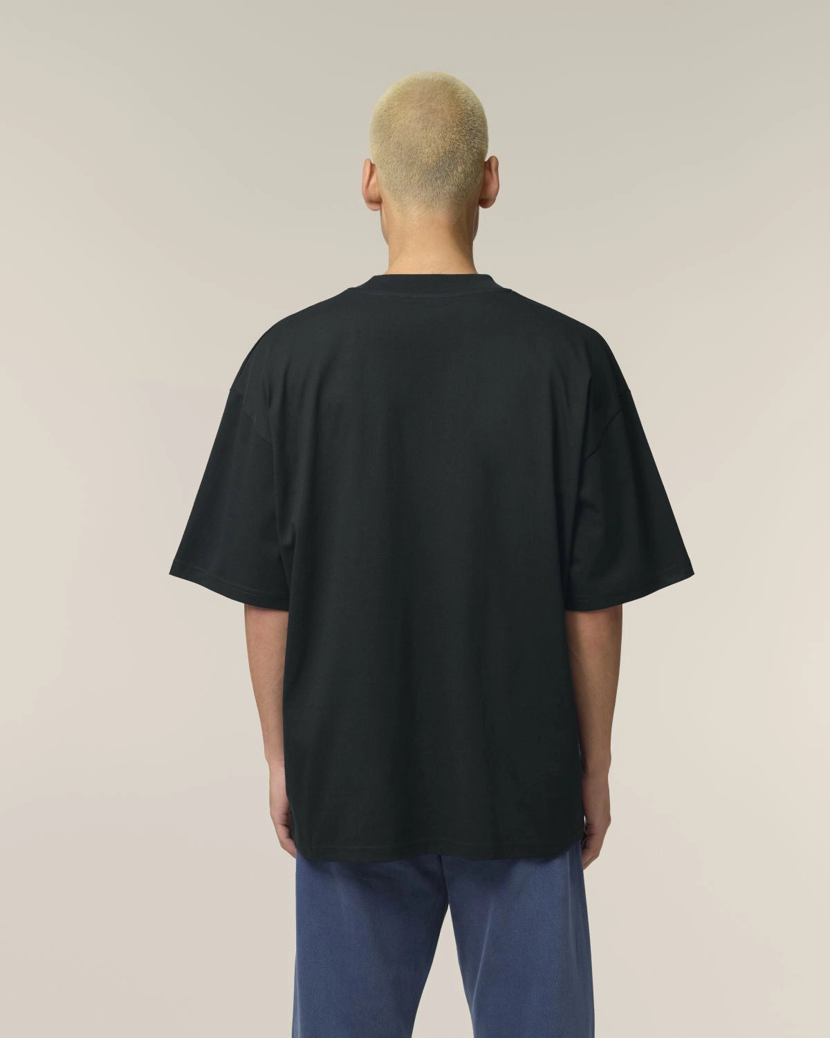 Detailansicht oversized Passform nachhaltiges Streetwear T-Shirt aus Bio-Baumwolle