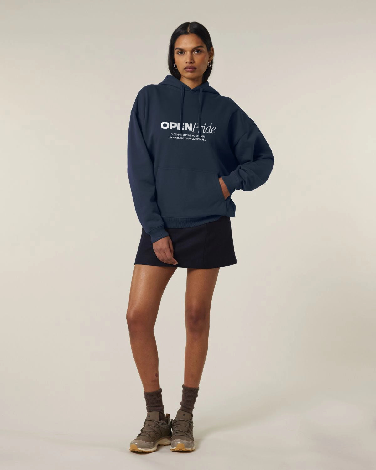 Detailansicht oversized Passform nachhaltiger Streetwear Hoodie aus zertifizierter Bio-Baumwolle