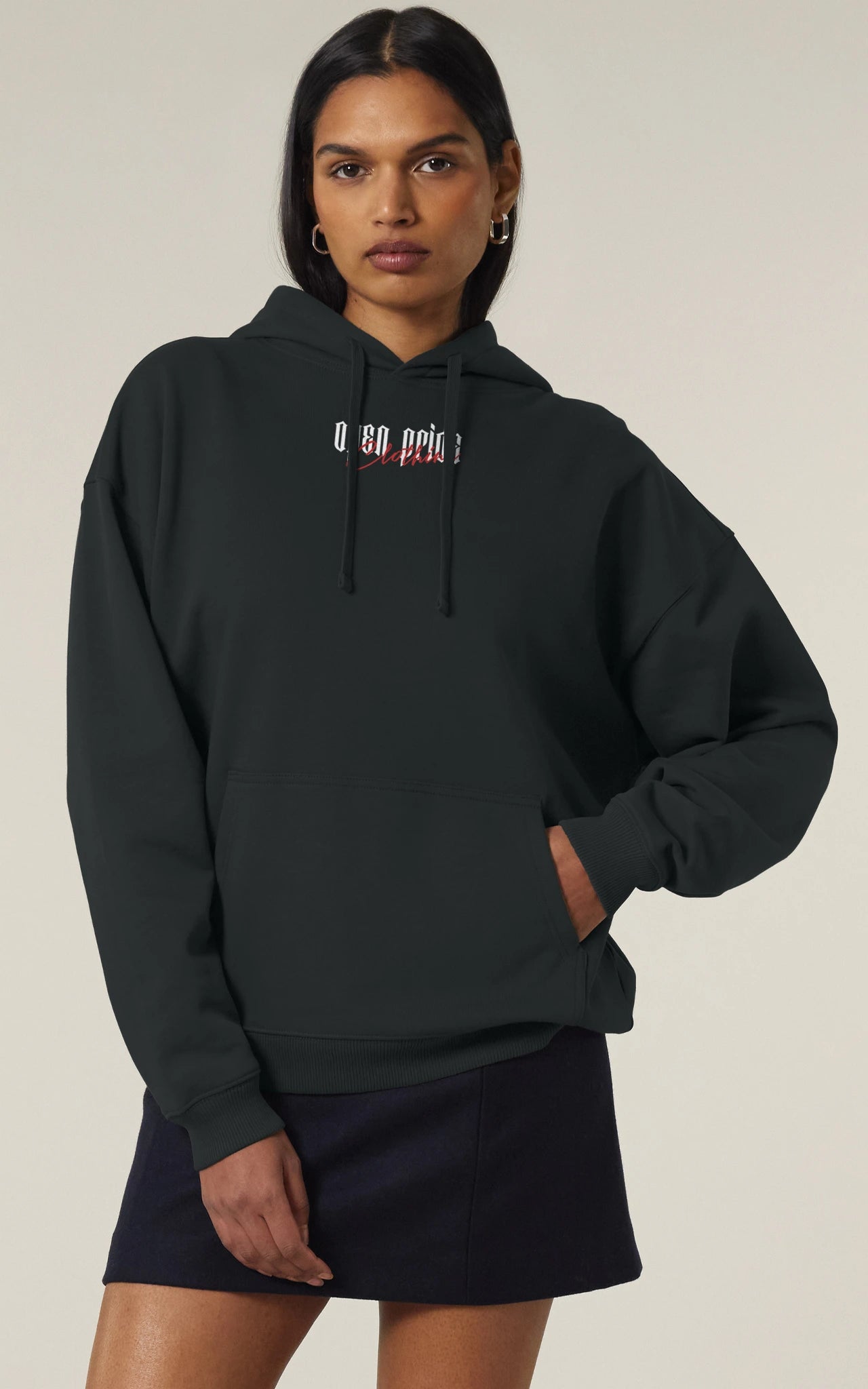 Genderneutraler Hoodie Love Is Not A Crime im urbanen Streetstyle - Open Pride